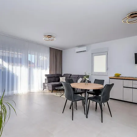 Argola Daire Trogir